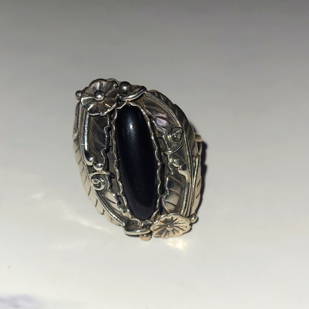 Vintage Navaho Made Onyx Ring